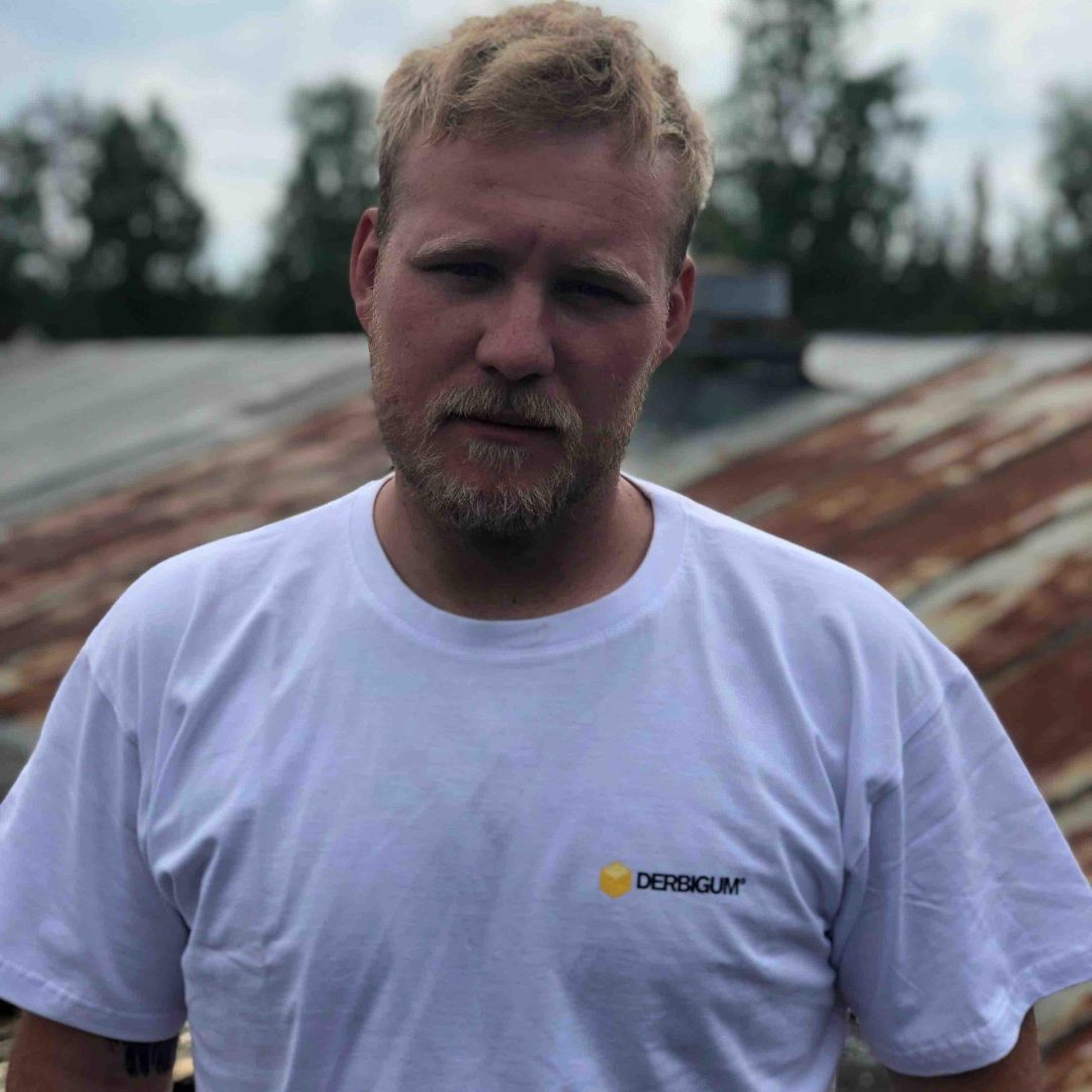 Johan Jönsson delägare, montör och takläggare